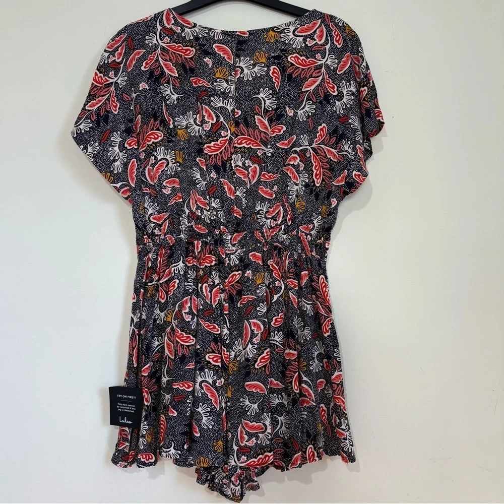 Lulus Dondi Boho Beach Navy White leaf Print V-Neck lagenlook Whimsical Romper L